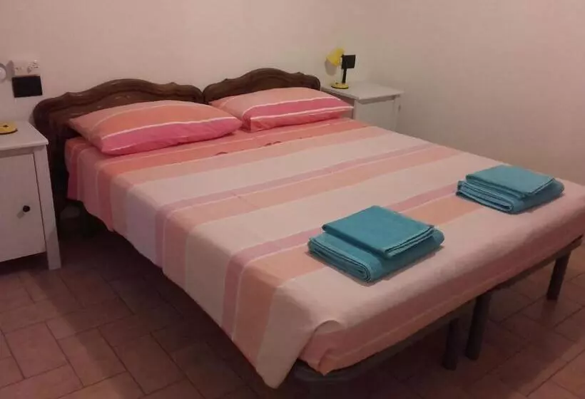 Aamiaismajoitus (B&B) Castello San Romano