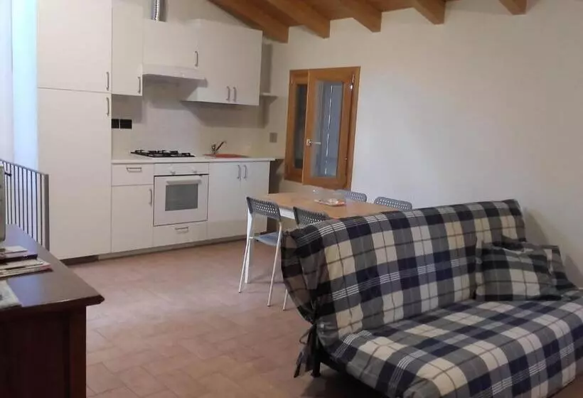 Aamiaismajoitus (B&B) Castello San Romano