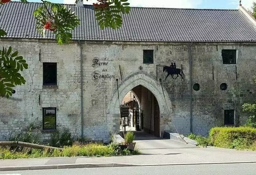 ベッドアンドブレックファースト La Ferme Des Templiers