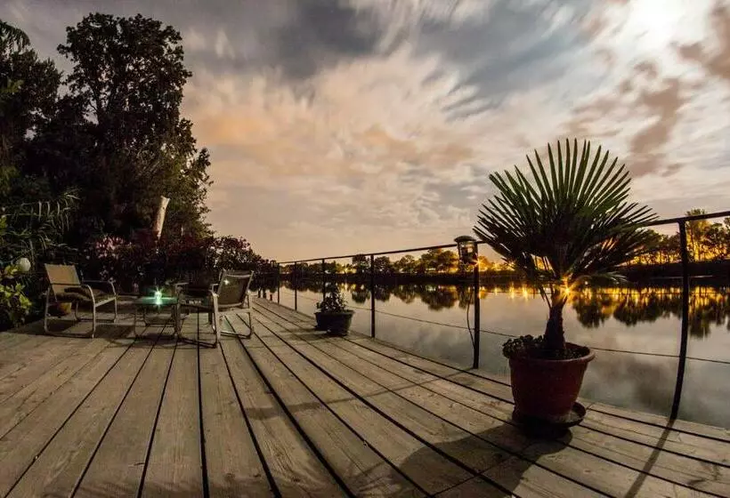 تختخواب و صبحانه Pã©niche Espoir Bulle