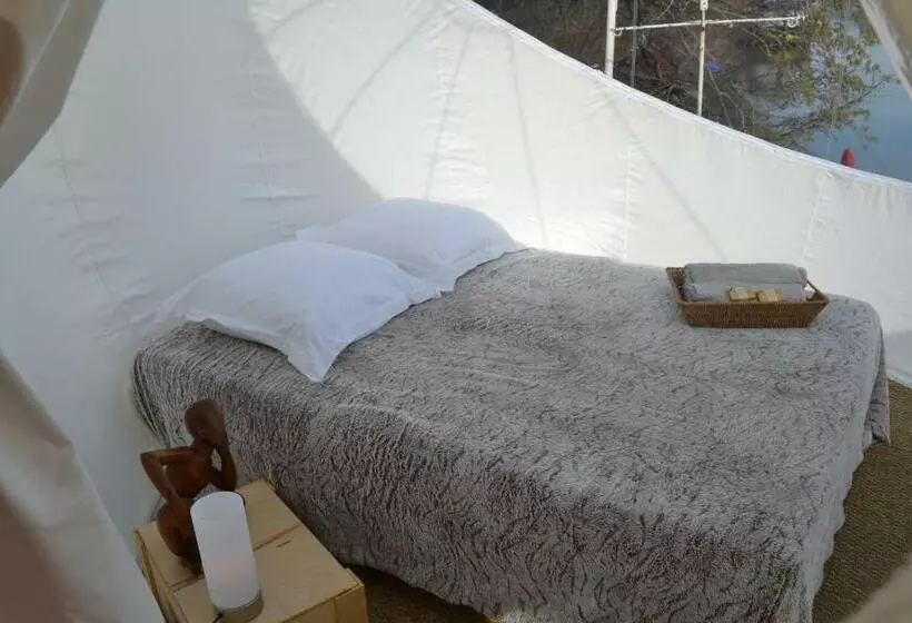 تختخواب و صبحانه Pã©niche Espoir Bulle