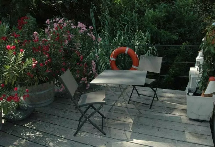 تختخواب و صبحانه Pã©niche Espoir Bulle