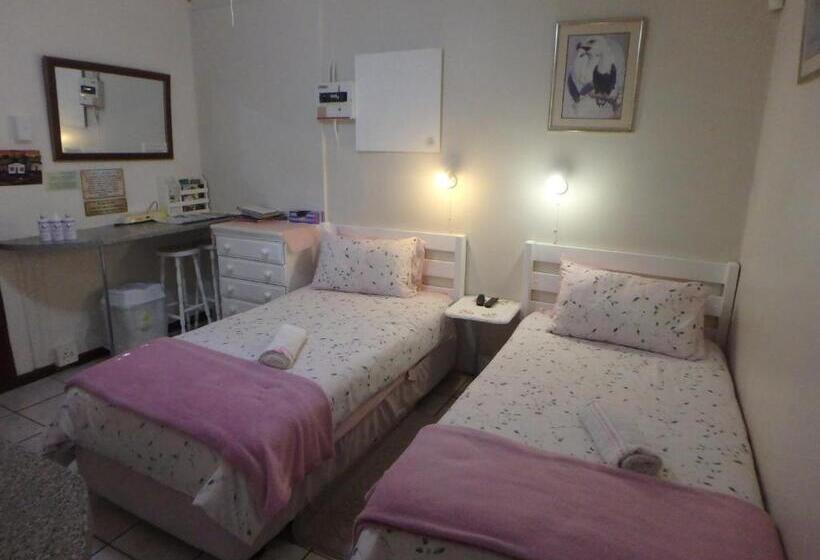 Eagle S Nest B&b/self Catering