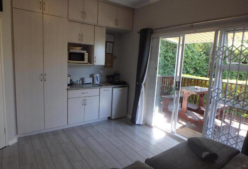 Eagle S Nest B&b/self Catering