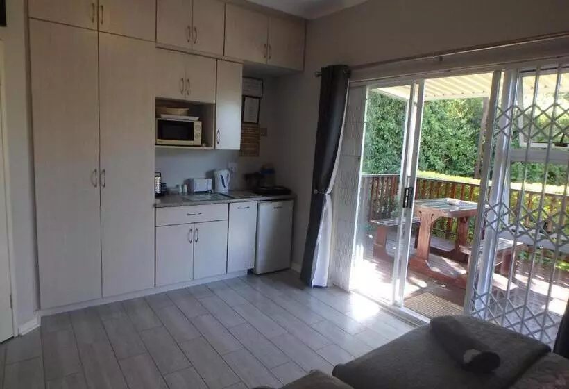 Eagle S Nest B&b/self Catering