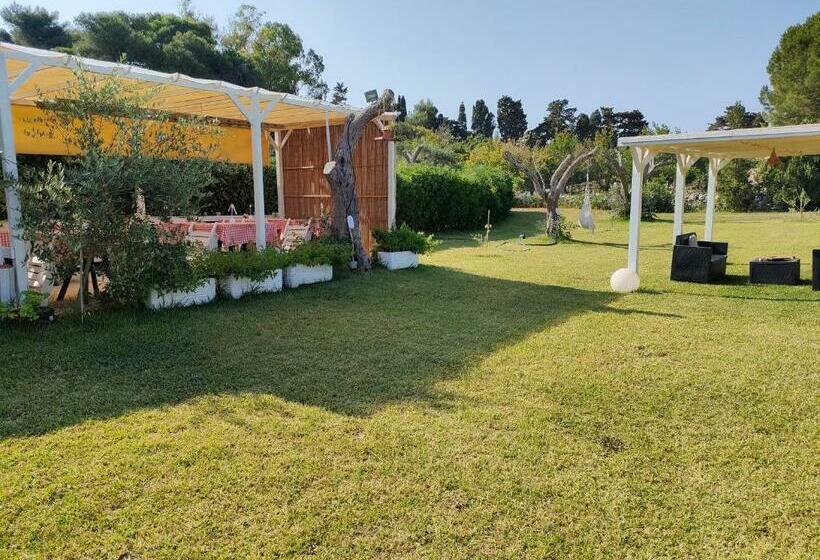 ホテル Agriturismo Massaro Pietro