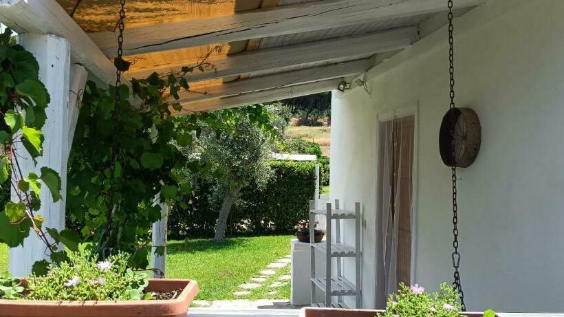 ホテル Agriturismo Massaro Pietro