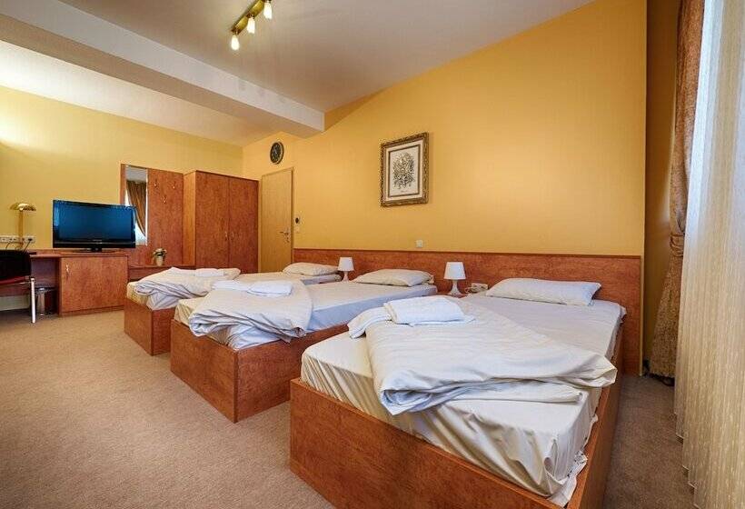 فندق Airport Global Hostel