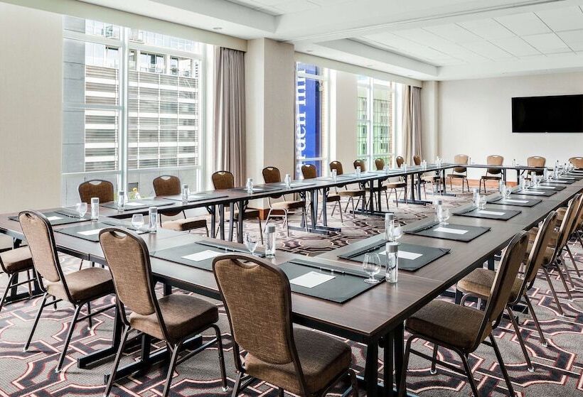 ホテル Hilton Garden Inn Chicago Mccormick Place