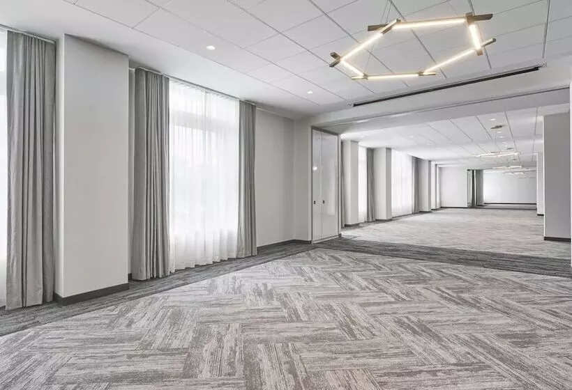 هتل Hyatt House Chicago Medical/university District