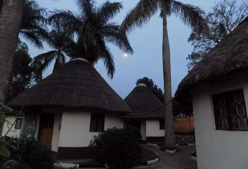 هتل Tooro Resort