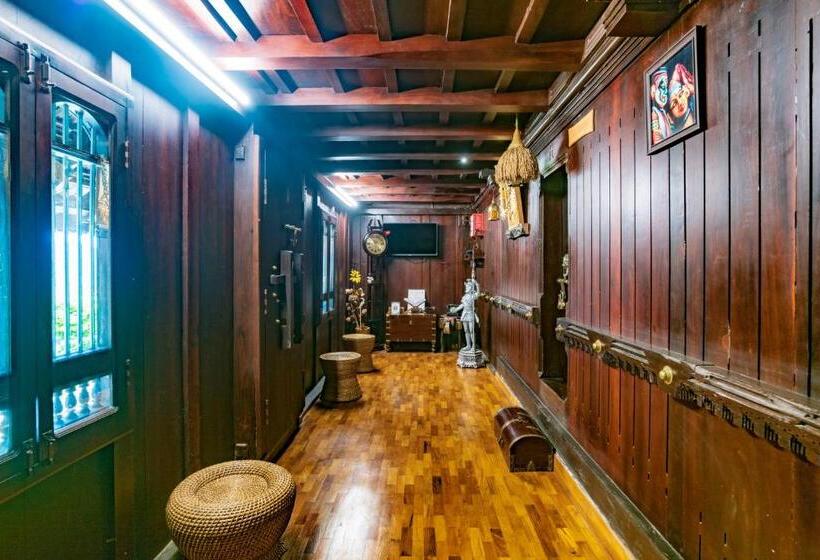 منتجع Castillo De Woods