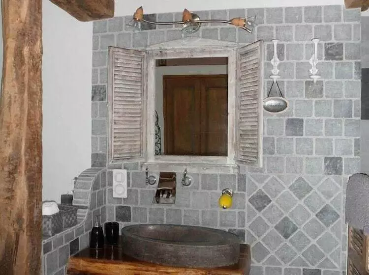 ベッドアンドブレックファースト Les Gites Du Lac   Chambre D Hotes