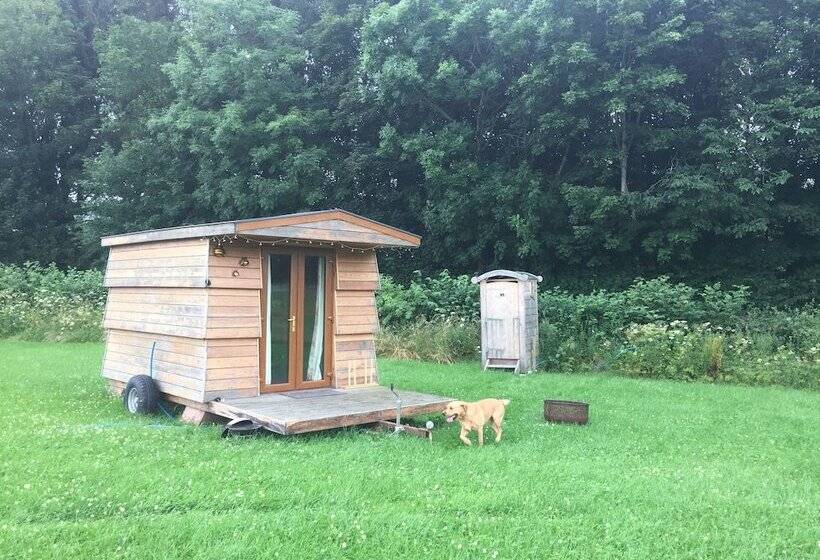 هتل Beehive @ Westcote Glamping  Campsite