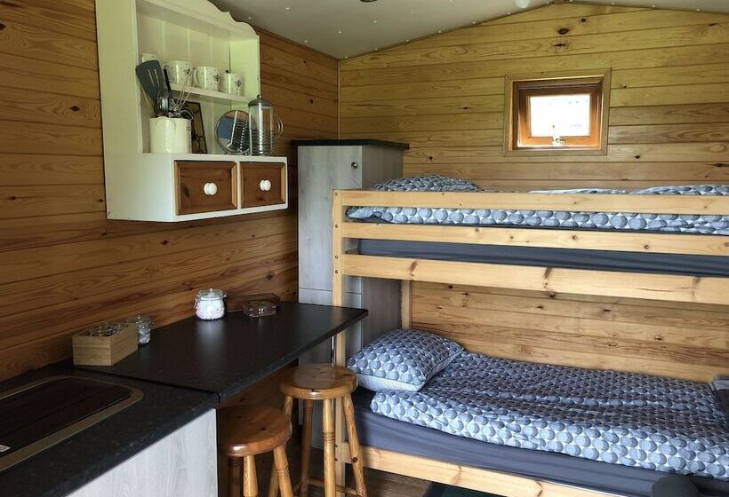 هتل Beehive @ Westcote Glamping  Campsite