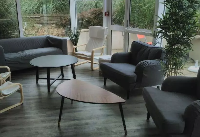 ホテル Hôtel Club Les Tourelles