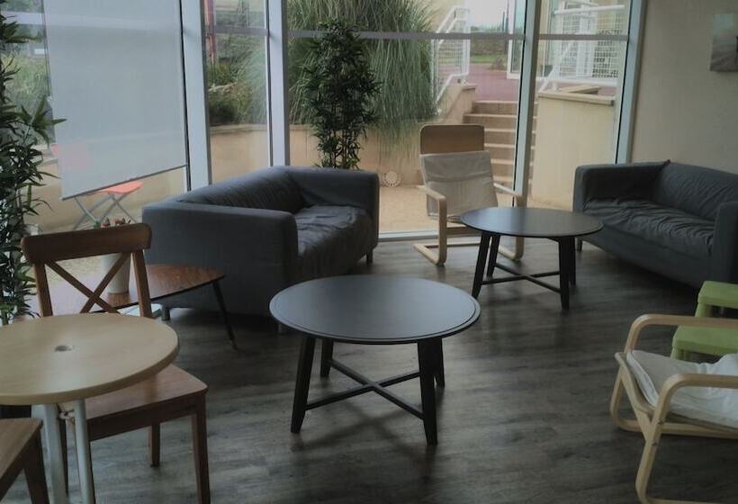 호텔 Hôtel Club Les Tourelles