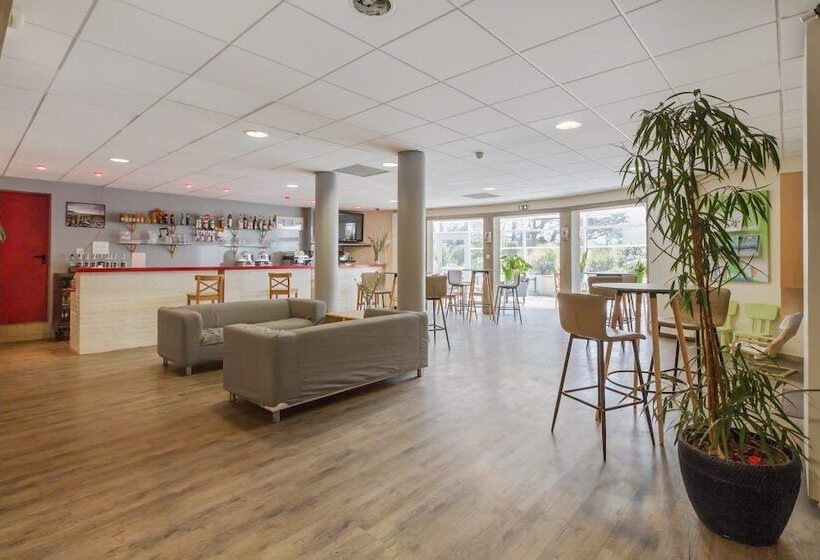 호텔 Hôtel Club Les Tourelles