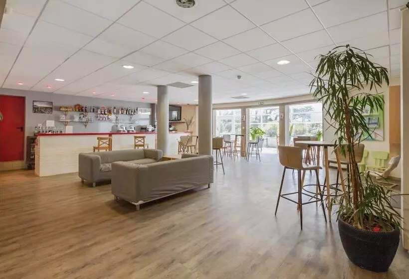 ホテル Hôtel Club Les Tourelles