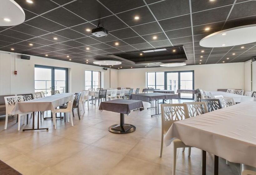 호텔 Hôtel Club Les Tourelles