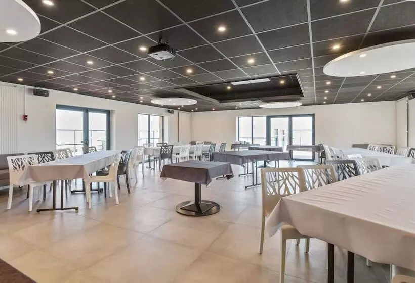 ホテル Hôtel Club Les Tourelles