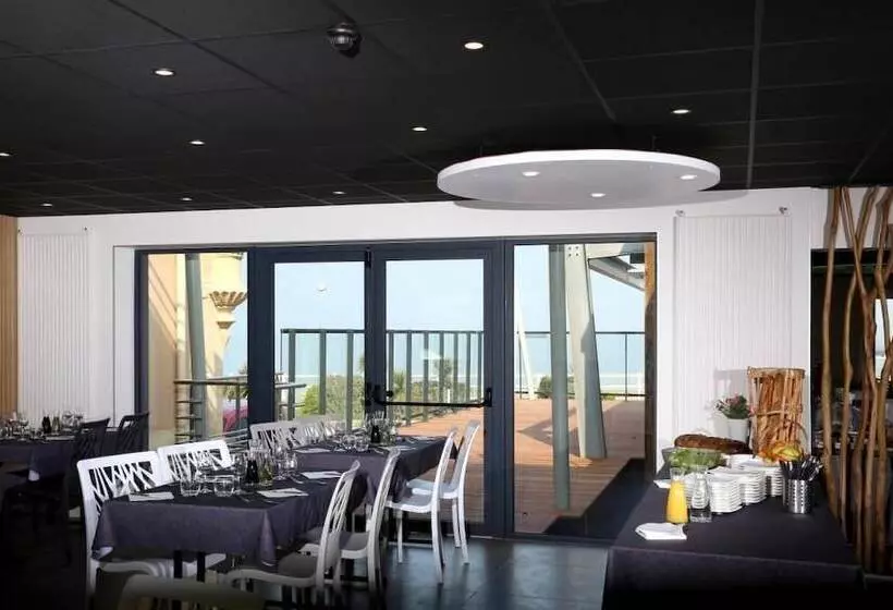 ホテル Hôtel Club Les Tourelles