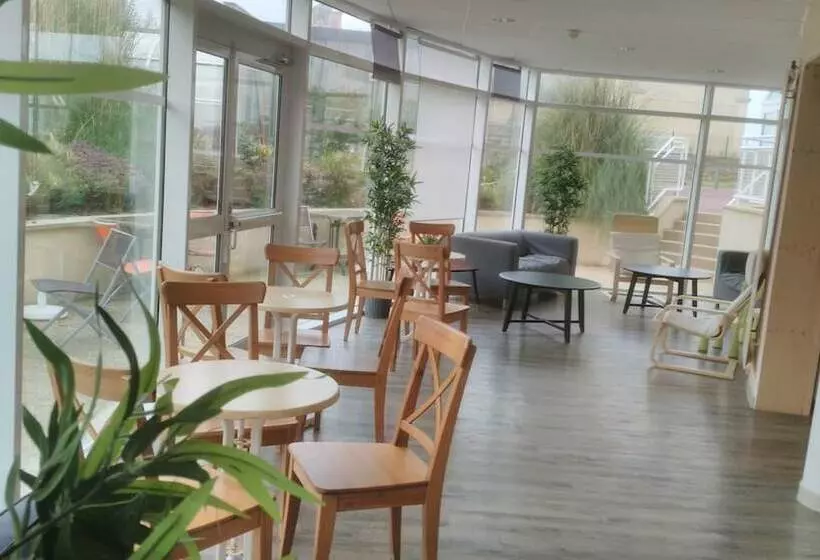 ホテル Hôtel Club Les Tourelles