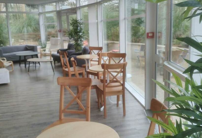 호텔 Hôtel Club Les Tourelles