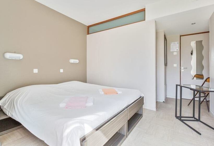 호텔 Hôtel Club Les Tourelles