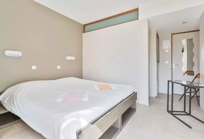 ホテル Hôtel Club Les Tourelles