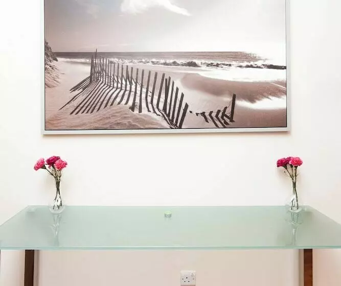 Majatalo Private Ensuite Room Liverpool Street