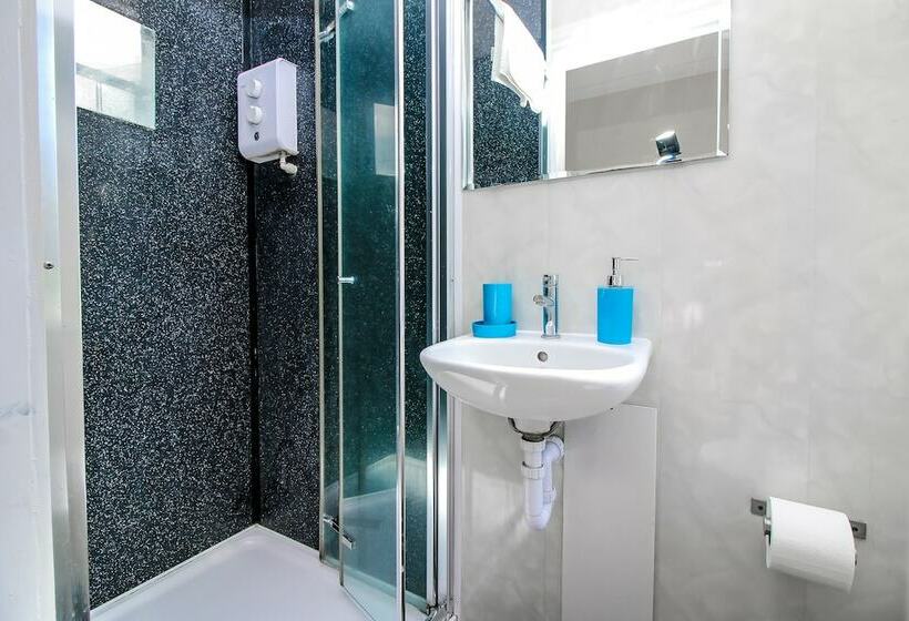 بنسيون Private Ensuite Room Liverpool Street