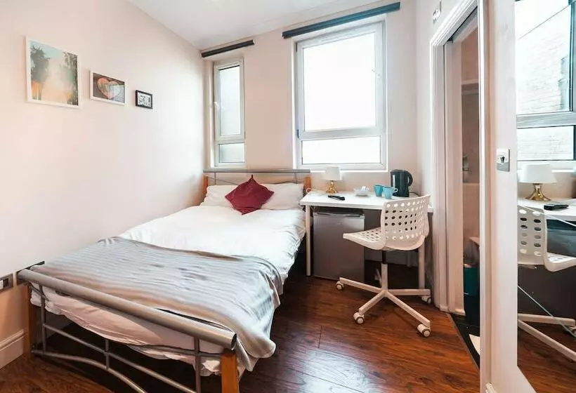 Majatalo Private Ensuite Room Liverpool Street