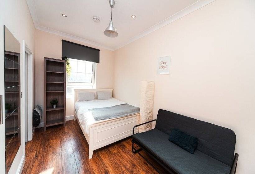 بنسيون Private Ensuite Room Liverpool Street
