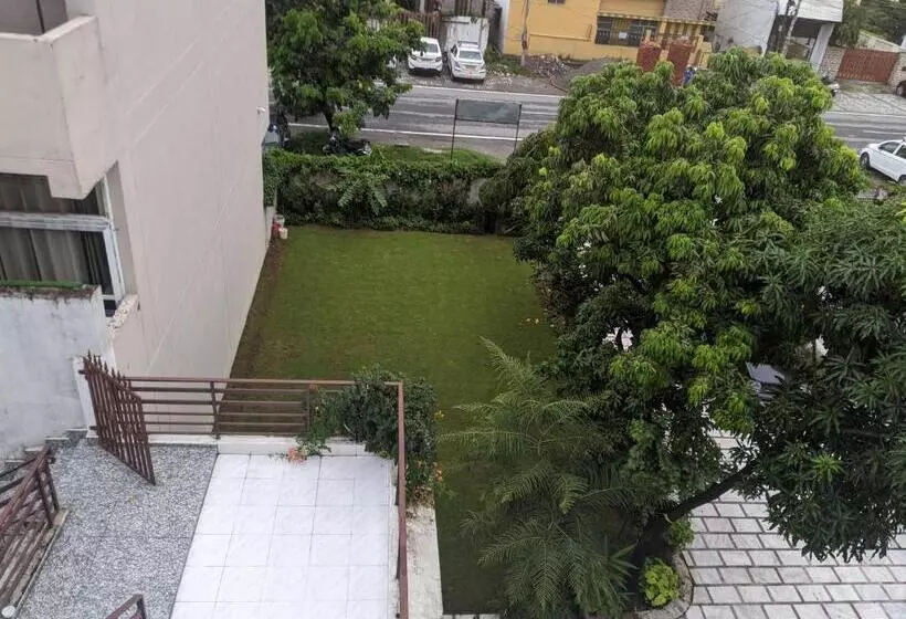 ホテル Kanchan Dehradun
