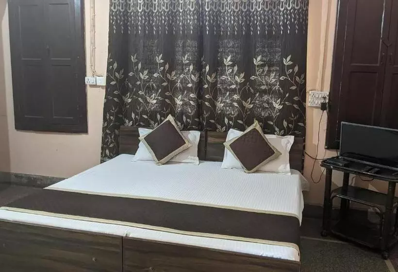 ホテル Kanchan Dehradun