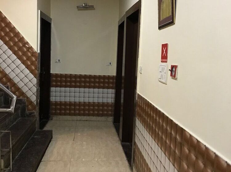 Hotelli Noble International