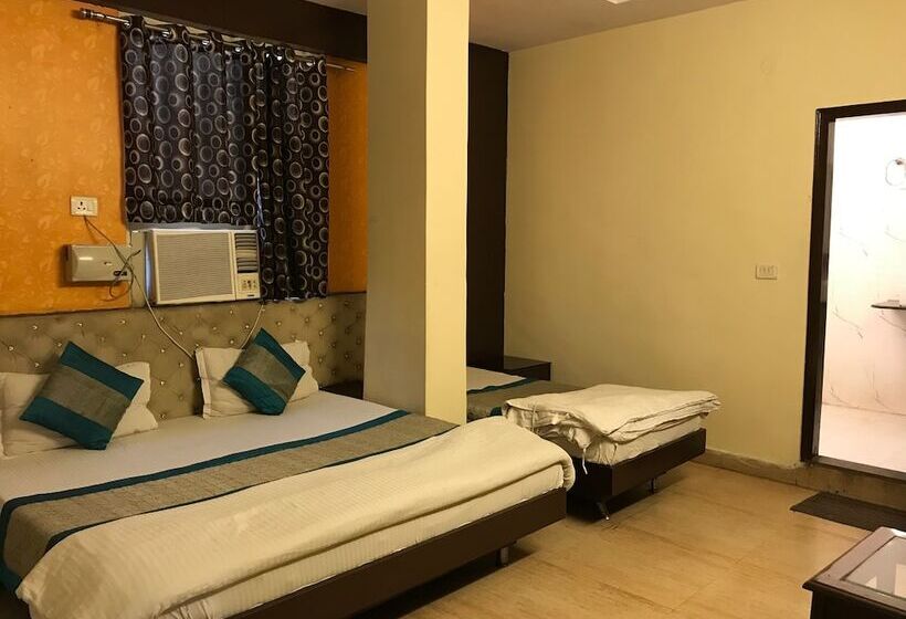 Hotelli Noble International