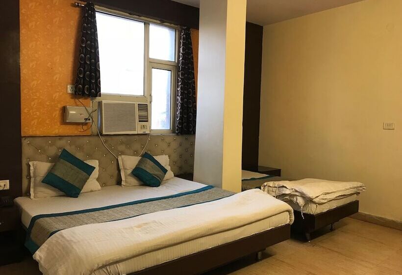 Hotelli Noble International