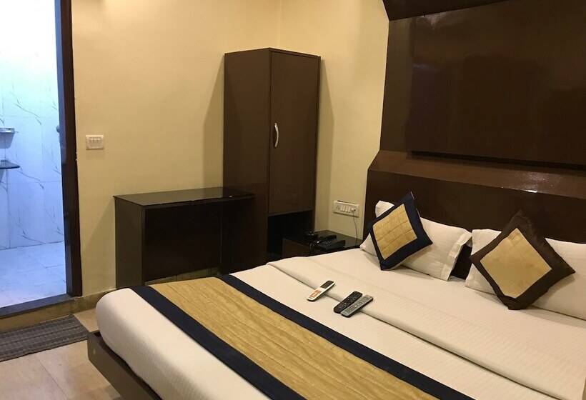 Hotelli Noble International