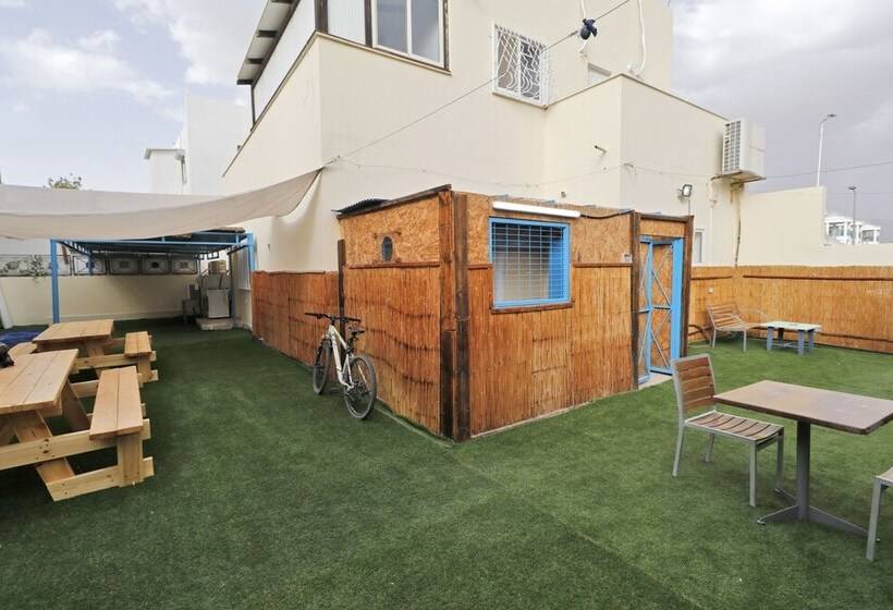 Palma Diving Resort   Hostel