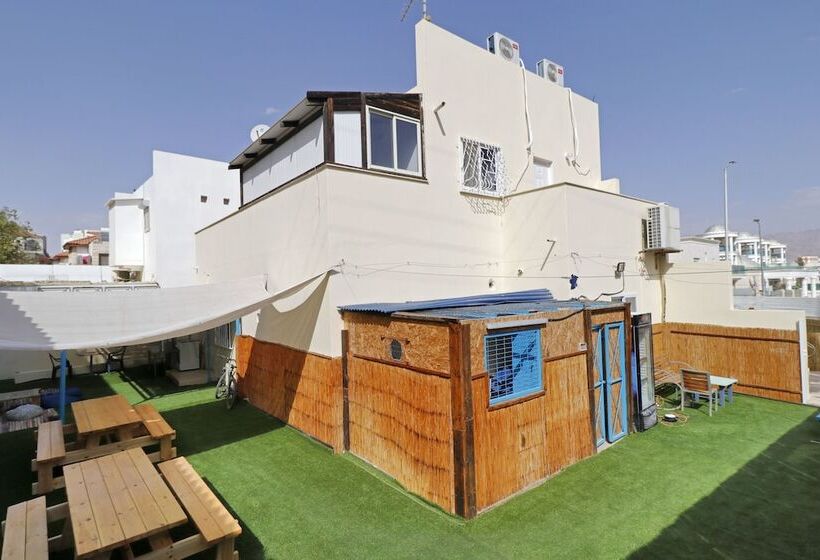 Palma Diving Resort   Hostel