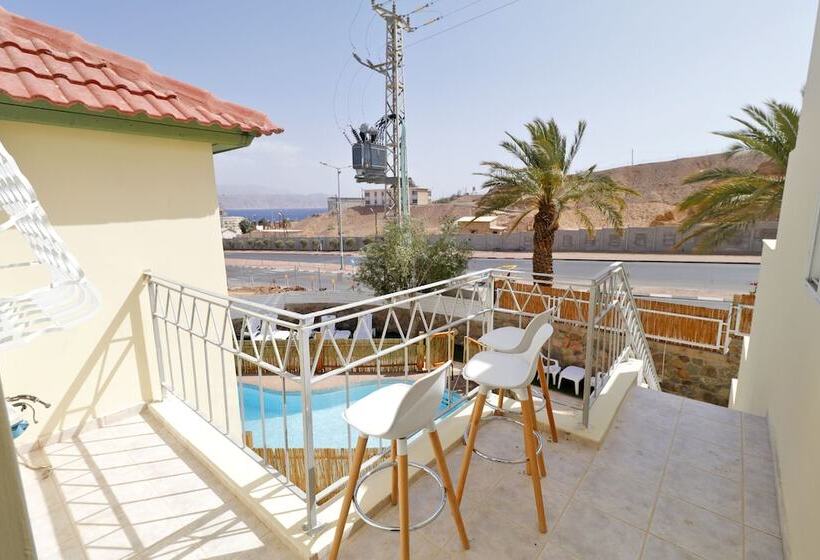 Palma Diving Resort   Hostel