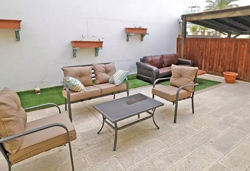 Palma Diving Resort   Hostel