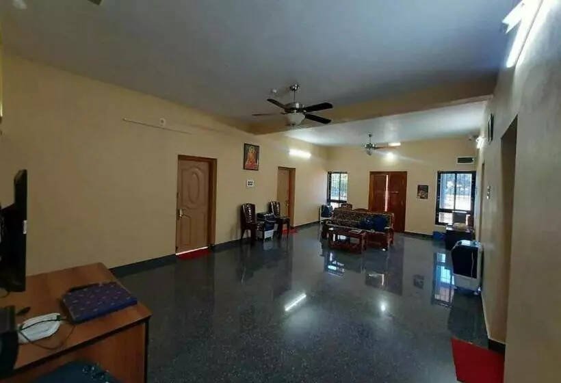 ペンション Aikya Homestay