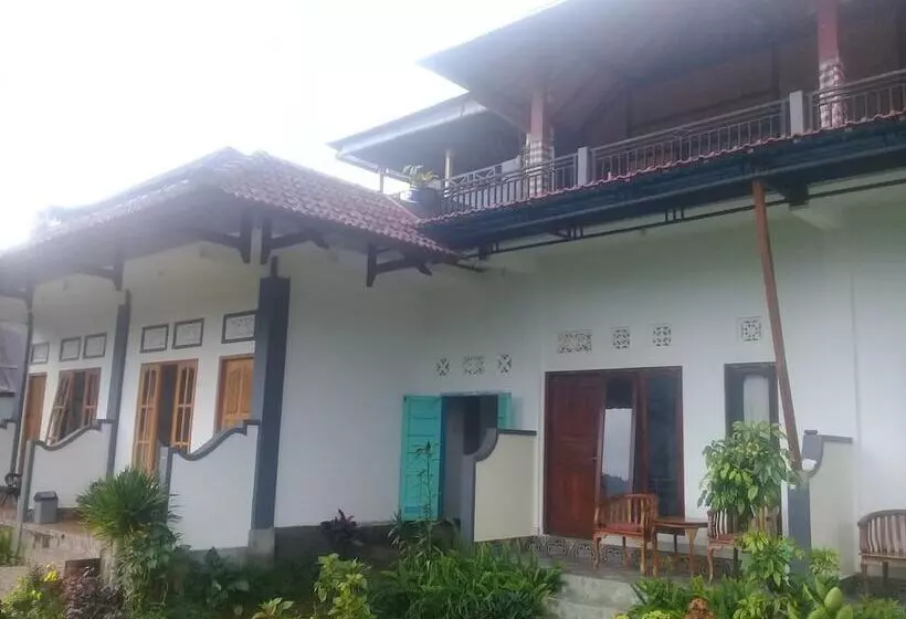 Majatalo Aris Homestay And Warung Made