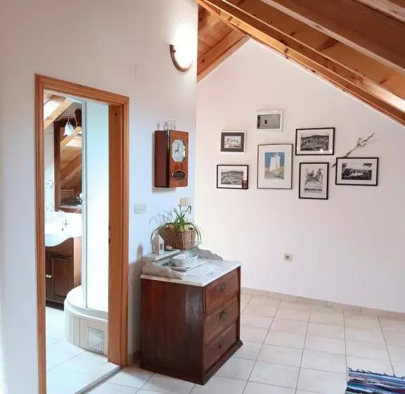 Majatalo Guest House Lucijo