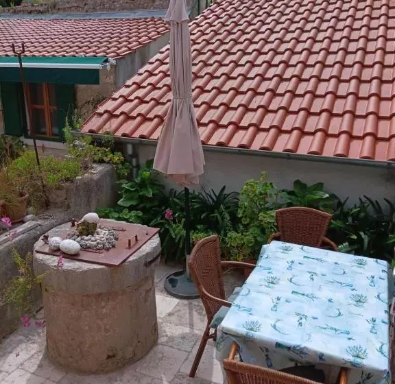 Majatalo Guest House Lucijo