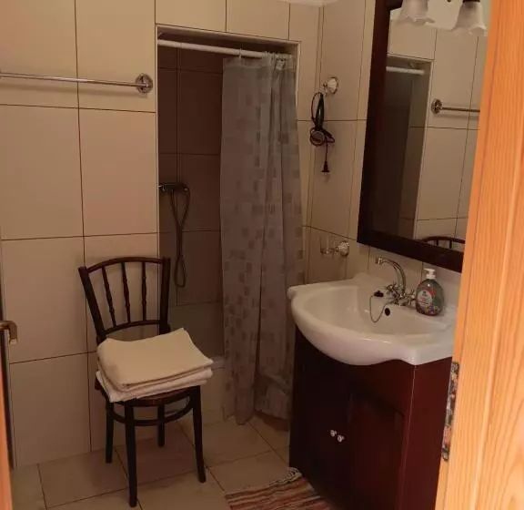 Majatalo Guest House Lucijo