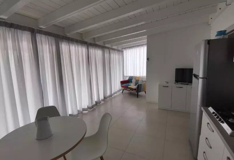 پانسیون Mary Vi Rooms